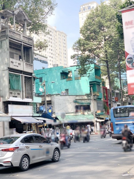 Nhà mới (4*22.5m/3lầu) mặt tiền đường Nguyễn Chí Thanh P16 Q11