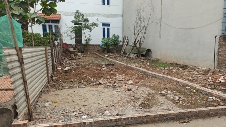 Bán Đất 50M ô tô qua,kinh doanh được,ngõ thông thoáng gần chợ,trường học giá chỉ 2,Xtỷ