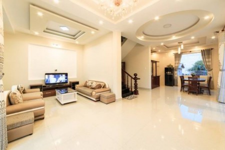 Chính chủ cho thuê gấp nhà mặt tiền Phan Văn Trị cách biển 10m: