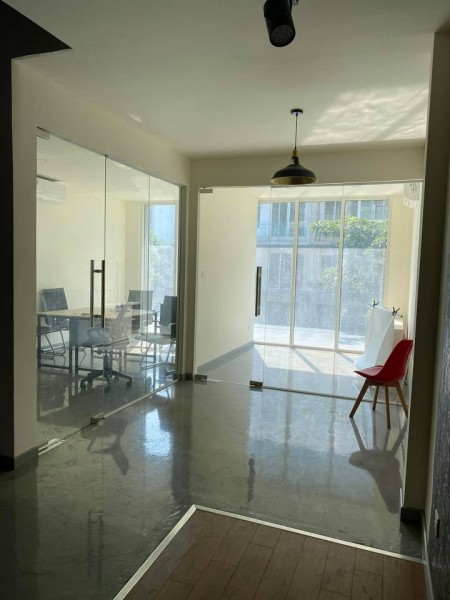 Nguyên căn shophouse cần cho thuê tại Saritown