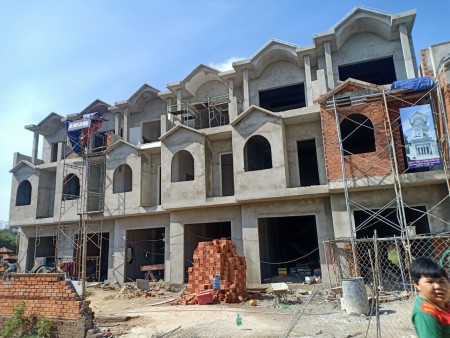 Nhà mới 1 trệt 2 lầu gần KDL Đại Nam,hỗ trợ ngân hàng 50%