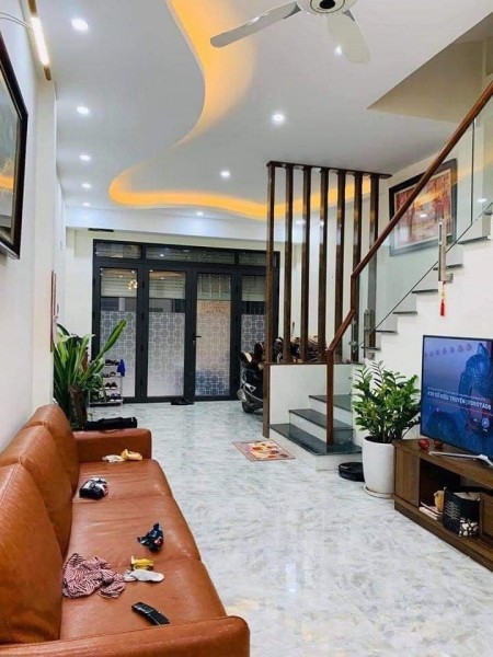 Cần bán gấp nhà đường Nước Phần Lan 2 tỷ, 30mx3T, oto cách 15m