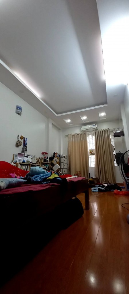 Nhà siêu đẹp, gần phố Đào Tấn full nội thất, 35m2* 5Tầng, kd cho thuê, cách phố 50m.