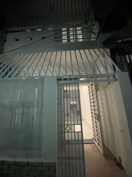 Cho thuê nhà nguyên căn hẻm 62 Lâm Văn Bền dtsd 104m2 1 lầu 2 phòng ngủ