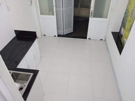Bán nhà chinh chủ Lạc Long Quân, P8, Tân Bình, 4 tầng, chỉ 2tỷ (TL).