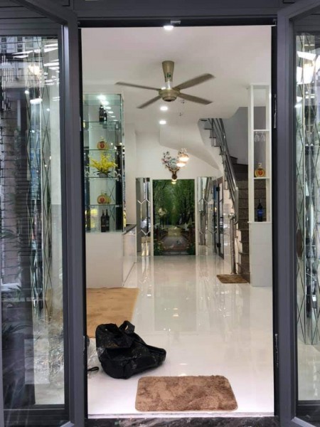 Bán nhà đường Nguyễn Văn Chí, Phường 8, Quận 6, 51m2 , giá chỉ 4 Tỉ 5