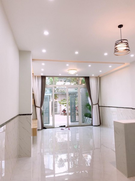 Bán nhà Phạm Văn Bạch, Tân Bình, giá rẻ, 41m2, 2 tầng, 3.1 tỷ.