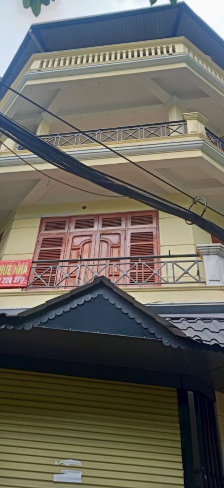 Cho thuê nhà làm kinh doanh và văn phòng, cầu giấy . Giá 30 tr/tháng LH: 0936819539