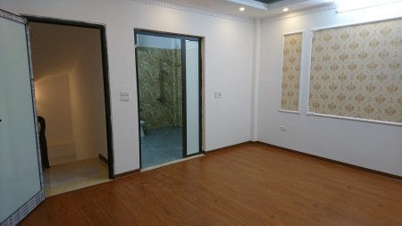 Bán nhà ngõ 184 Trần Khát Chân, Hai Bà Trưng diện tích 48m2x5 tầng, mặt tiền rộng 5m, giá 3.2 tỷ
