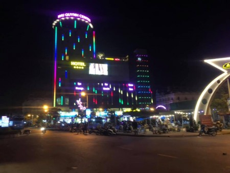 Bán căn nhà cực đẹp đã hoàn thiện cơ bản, ngay chợ trung tâm Như Quỳnh Center, lh 0835459289 