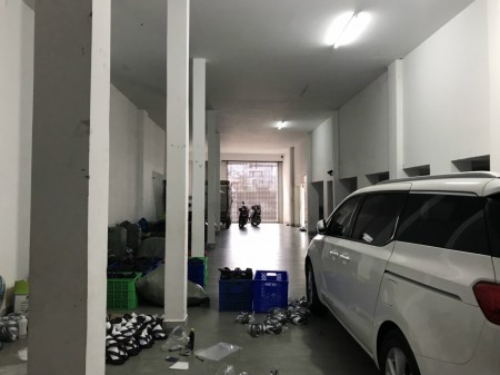 Chính chủ cho thuê kho 600m - HL 2 (30tr/tháng)