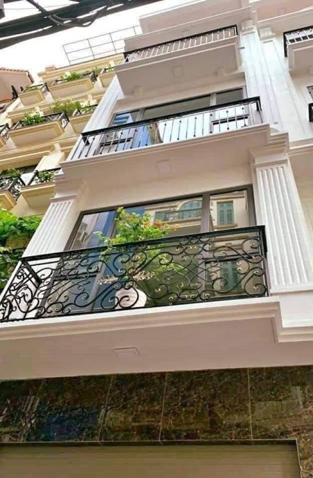 Gia đình bán nhà Bồ Đề, Long Biên 5 Tầng, 36m2, 3.3 tỷ