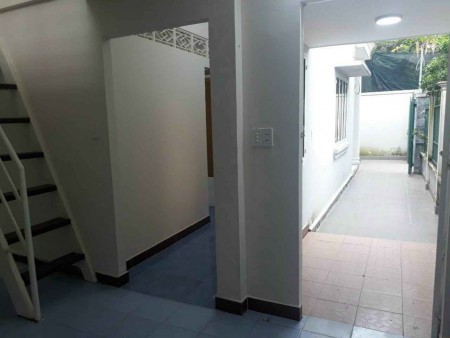 Bán nhà đường 8 Trường Thọ Thủ Đức Dt: 80m2