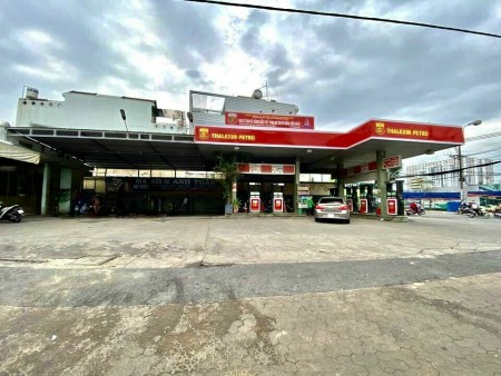 Bán trạm xăng dầu góc 2 mặt tiền Đồng Đen và Hồng Lạc, P10, Tân Bình. DT 614m2 đất. Giá 105 tỷ