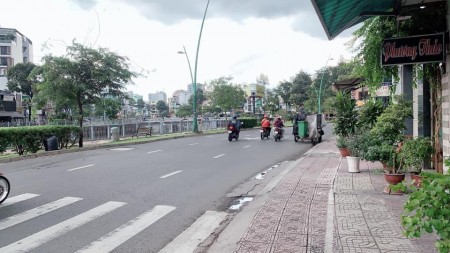 Chỉ 4,2 tỷ 1T1L Quận 3 Hẻm 3m 35m2 Cách Mặt tiền Hoàng Sa chỉ 10m