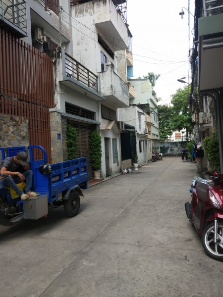 NHÀ NGAY GẦN UBND QUẬN GÒ VẤP 60m2 - 5 tỷ