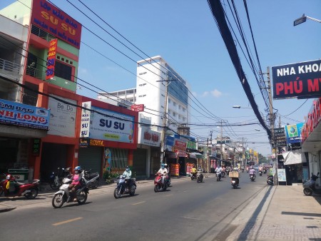 Bán tòa nhà 6,5 tấm mặt tiền Tân Quý, Tân Phú, DT 6.1x45m. Nở hậu 25.5x13.3m. Tổng 526m2. Giá 72 tỷ