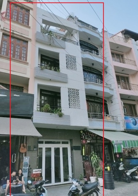Nhà Mặt Tiền Đường Bùi Tá Hán, Nhà ít sửa chữa