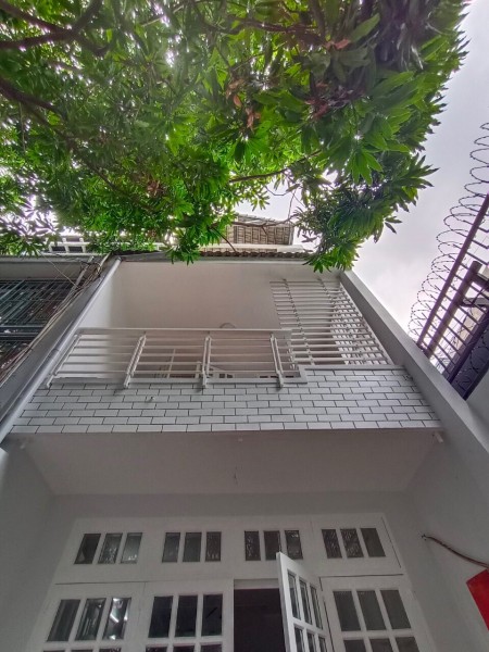 Nhà phố xinh 4 x 30m 1 trệt 2 lầu Nguyễn Văn Trỗi TP.HCM chỉ 18.5 tỷ