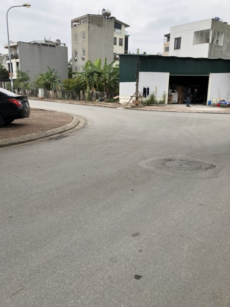 Bán lô góc 31ha Trâu Quỳ Gia Lâm,đường 15m vỉa hè 169m giá 65tr/m