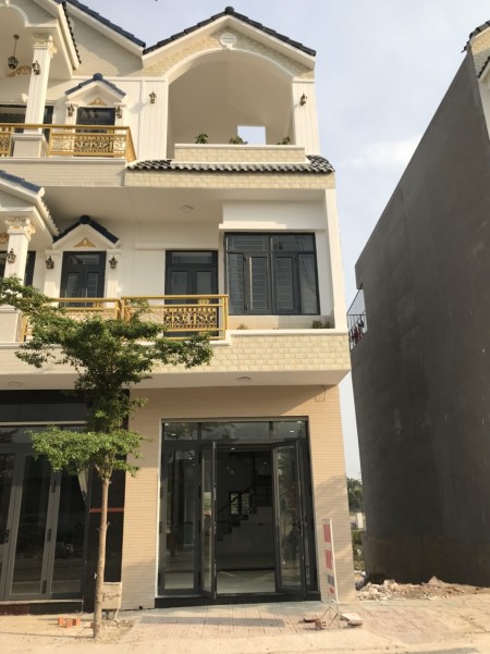 Bán gấp căn nhà ở. Phường Bình Chuẩn, Thị xã Thuận An, Bình Dương.