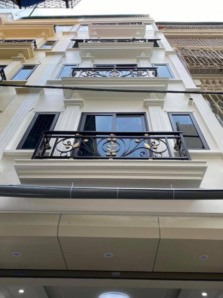 Bán gấp nhà Thái Thịnh 57m2 4 tầng ngõ ba gác cách phố 20m