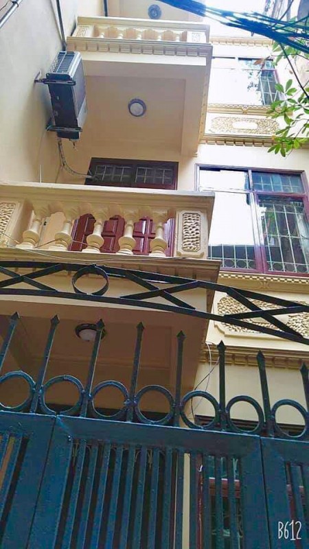 Đê Tô Hoàng, nhà rộng, ngõ thẳng, 49m2, 3 tầng, nhỉnh 3 tỷ, ko thể rẻ hơn, Hai Bà Trưng