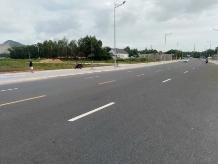 Cần bán gấp nền đất gần KCN 450ha, gần vòng xoay Hắc Dịch,tx Phú Mỹ. giá Ngộp
