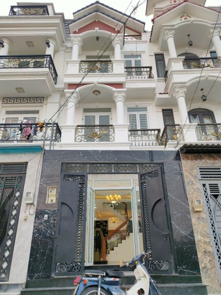 Bán nhà mặt tiền đẹp giá rẻ 1 trệt 2 lầu Hiệp Bình Chánh-Thủ Đức gần Giga Mall