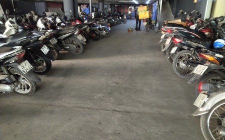 1750m2. Mặt bằng trong khuôn viên đường Cầu Giấy. Kinh doanh mọi trung tâm mô hình