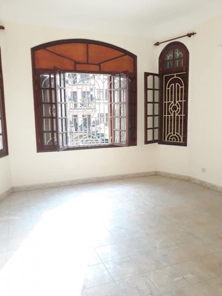 Cầu giấy ,ô tô vào nhà kinh doảnh đỉnh , gara ô tô 80Mx4T. 9.8 tỷ
