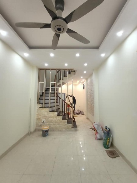 Ô TÔ ĐỖ CỬA Ở NGAY Kim Giang, Hoàng Mai 39m2, 2.85 tỷ