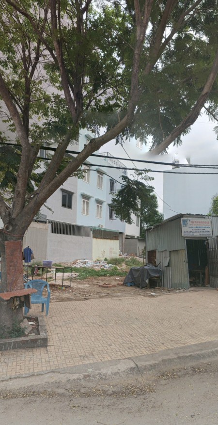 Cần bán lô đất hẻm 460 Nguyễn Sơn, giao Bình Long, hạ tầng 100% . Giá 2.2 tỷ/48m2.