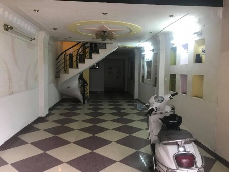 Hot hot bán nhà mặt tiền đường Hoa, Phú Nhuận, 64m2, 4 Lầu.