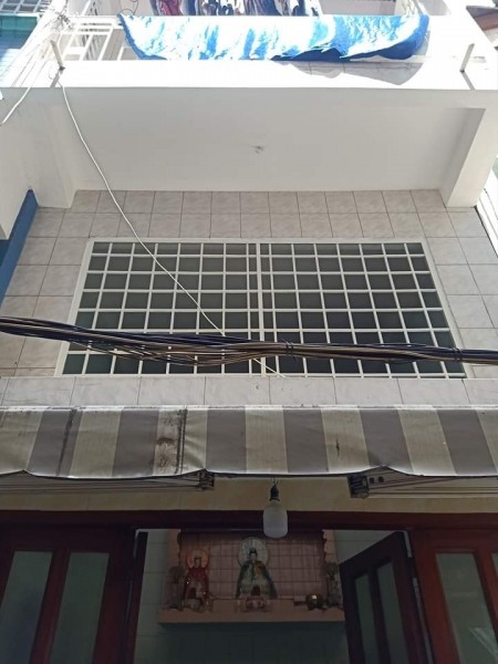 Bán nhà 10 bước chân ra ngã tư Hoàng Diệu Q4 vs Đoàn Văn Bơ Q4 dt 25m2 giá 4,05 tỷ