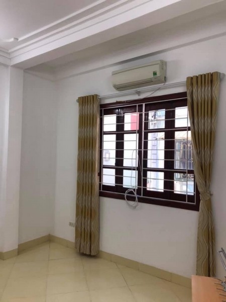 Cần bán gấp nhà Mặt ngõ Trại Cá 1.7 tỷ, dt 28m2, MT 4m, SĐCC