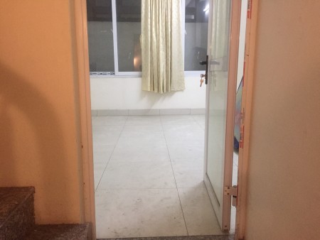 Cho thuê phòng 12m2 tại Ngõ chợ Khâm Thiên, Quận Đống Đa, Hà Nội.