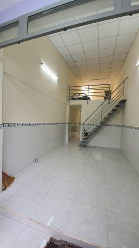 58M2 HẺM 4M 4.65 TỶ LẠC LONG QUÂN, XÂY MỚI 4 TẦNG