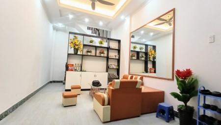 2 tỷ có ngay nhà phố Tân Mai, Hoàng Mai, 10m ra oto tránh