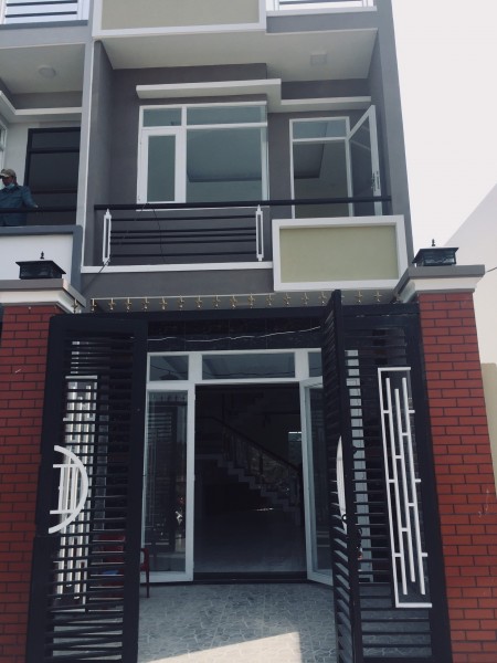Bán nhà gấp, có sổ sẵn, ai mua liên hệ, ib zalo gửi sổ