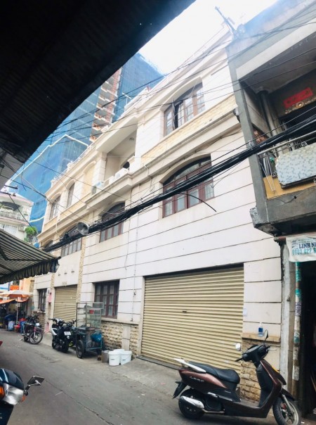 Bán nhà 2MT đường Đỗ Ngọc Thạnh, Phường 15, Quận 5