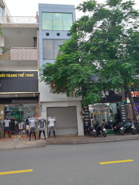 MB Nguyễn Giản Thanh, Quận 10 - dt: 4x 12 - Nhà 3 lầu tiện KD