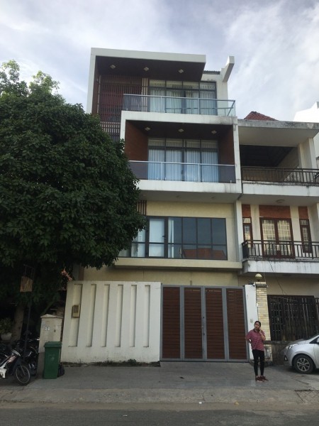Cho Thuê Nhà Mặt Tiền Tam Đảo, Quận 10 dt: 5 x 10 - Nhà đẹp KD