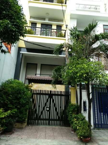 Nhà đẹp cần bán gấp, giá cả tốt