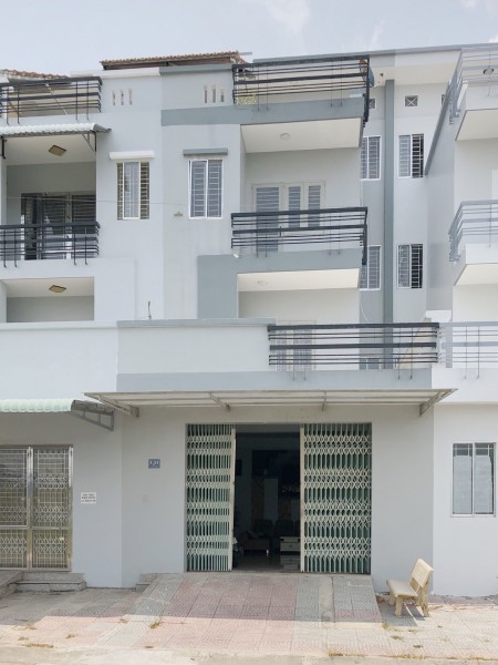 Cho thuê nhà 1 trệt 3 lầu KDC Hưng Phú, mặt tiền đường Võ Nguyên Giáp, Cái Răng, Cần Thơ