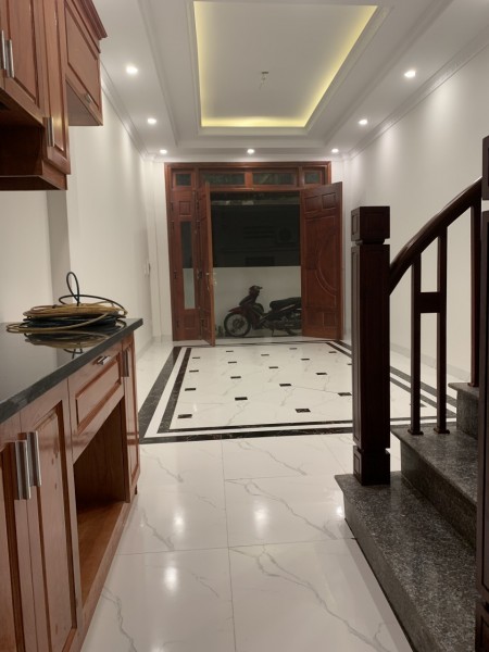 Thanh khoản Nhà đẹp trước tết cho khách yêu, nhỏ 3 tỷ, Long Biên