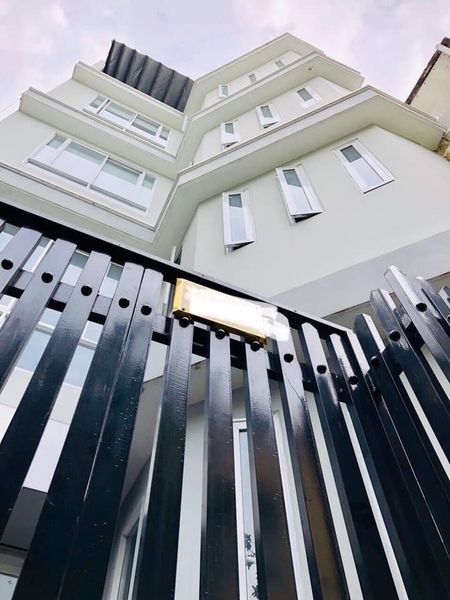 CHỦ ĐI ẤN BÁN GẤP NHÀ Q1 GIÁ CHỈ 8,2 TỶ KINH DOANH HOẶC Ở CHO THUÊ