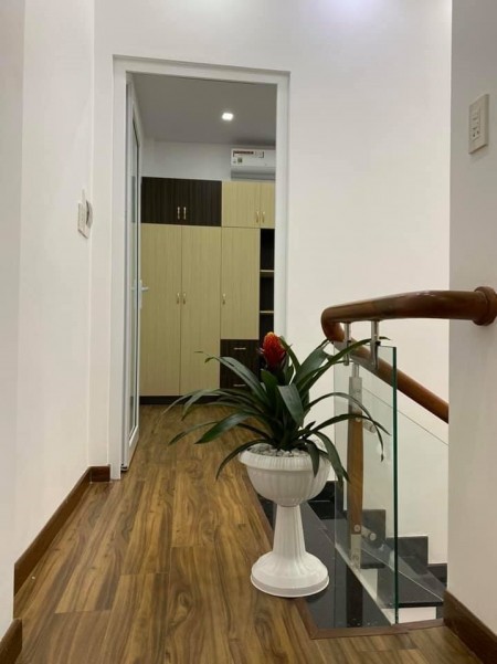 HẠ GIÁ TỪ 4 ty còn 3 ty 3 nhà 2 tầng dt 55m2 4.5x12 Nguyễn Khoái Phường 2 Quận 4