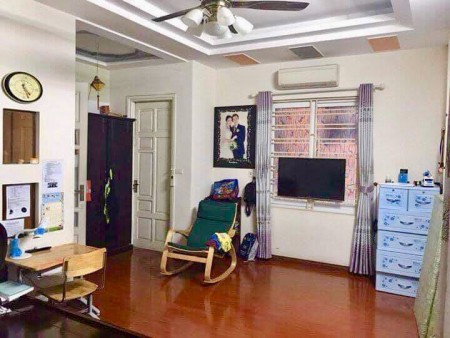 Hàng hiếm, 2 mặt ngõ, 40m2, 4 tầng, 4 ngủ, gần ô tô tránh, hơn 3 tỷ, Hai Bà Trưng