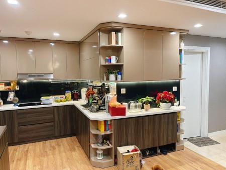 Bán gấp nhà Mặt ngõ 678 La Thành giá 1,85 tỷ, 18mx5T, ở được luôn.